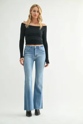 MID RISE BOOTCUT JEANS WITH SCISSOR CUT HEM